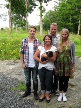 Valentin_med_sin_nya_familj_dag58